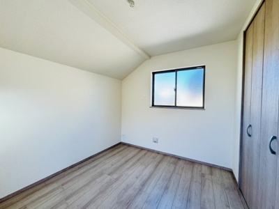 【洋室】 | 松戸市小金原７丁目新築戸建【栗ヶ沢小学校：4分】 | 5.25帖洋室