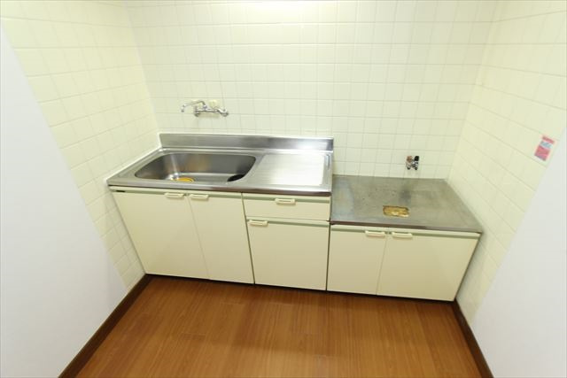 練馬区大泉学園町７丁目のアパートのキッチン