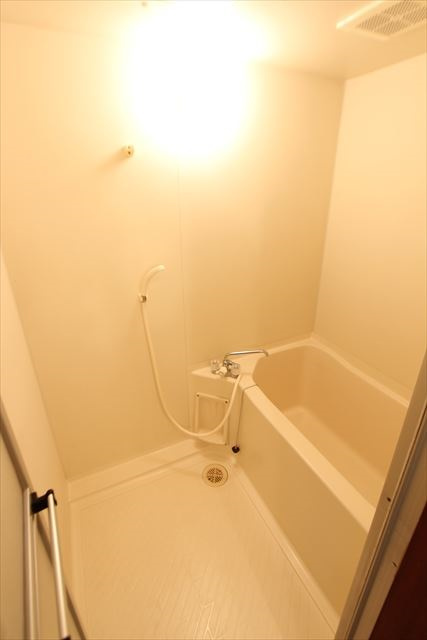 ルミエール学園町の浴室