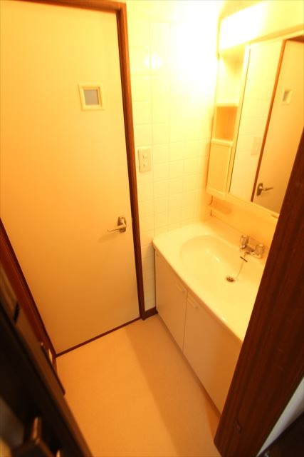 練馬区大泉学園町７丁目のアパートの洗面所