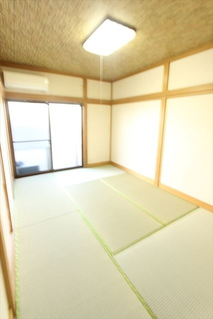 練馬区大泉学園町７丁目のアパートの和室