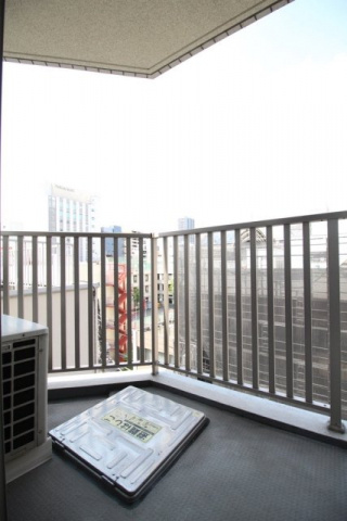 クローバーコート黒門町のバルコニー