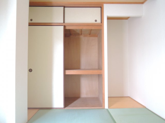 メローハイツの収納