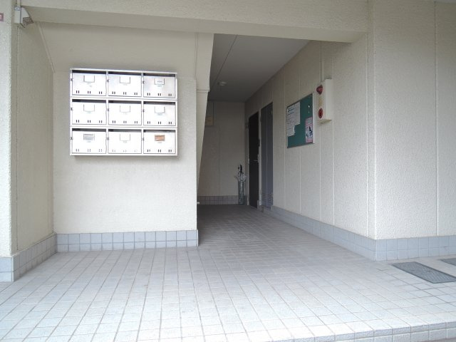 メローハイツのエントランス
