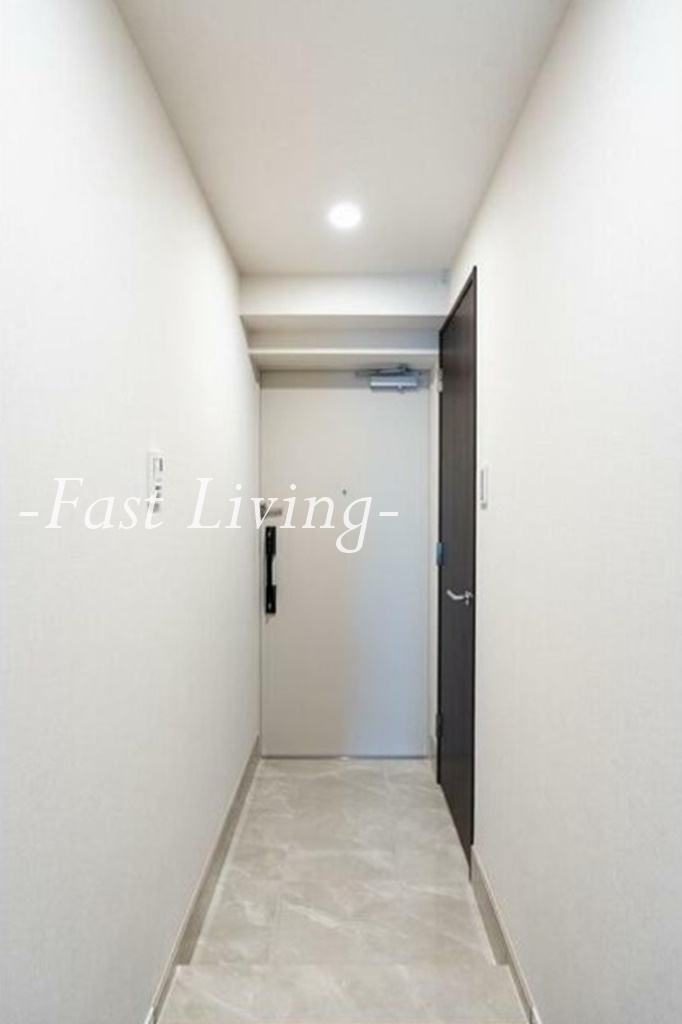 市谷台町坂フロントの玄関