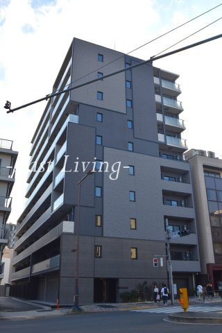 市谷台町坂フロントのエントランス