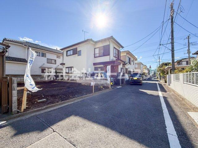 青梅市末広町　新築戸建の前面道路含む現地写真