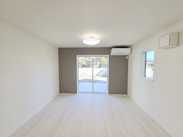 青梅市大門2丁目全3棟　新築分譲の前面道路含む現地写真