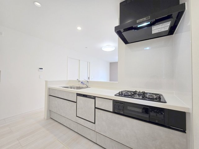 青梅市大門2丁目全3棟　新築分譲の前面道路含む現地写真|２号棟