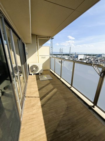 ローレルスクエア長岡京ザ・マークスサウスコートのバルコニー|広々とした眺望の良いバルコニーです。