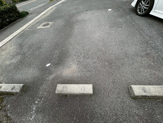 ジョイ・ジュネス 1B号室の駐車場