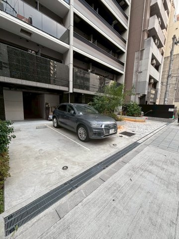 S-RESIDENCE堺筋本町Deuxの駐車場
