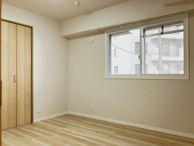 【洋室】 | アプロード宮丘公園 | 木部はナチュラルで優しい色使い♪