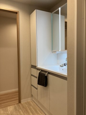 【独立洗面台】 | アプロード宮丘公園 | 収納力のあるドレッサー♪