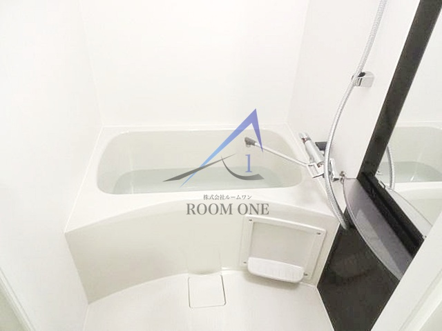 ＬＵＭＥＥＤ横浜阪東橋の浴室|お風呂です。