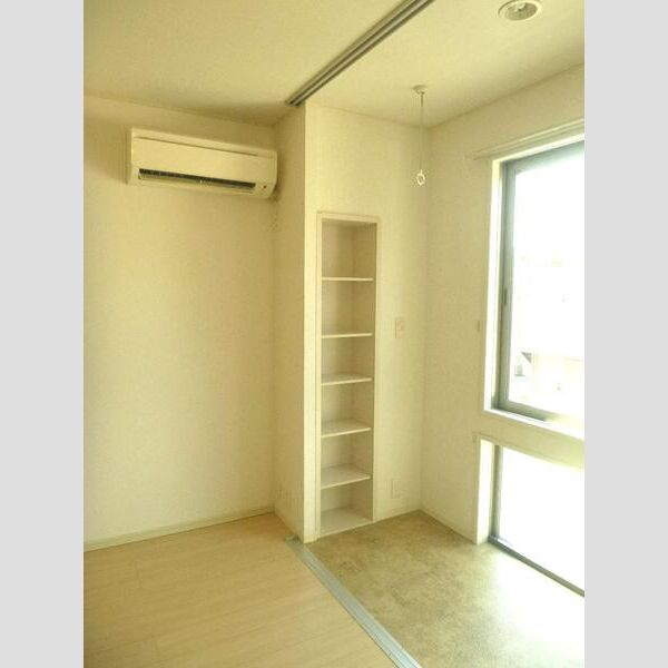 プール・トゥー・ジュールＢ棟の収納