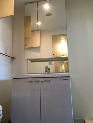 【独立洗面台】 | レガリア東中野レジデンスWEST | 嬉しい独立洗面台付き。