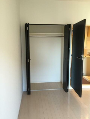 【収納】 | レガリア東中野レジデンスWEST | クローゼット完備。