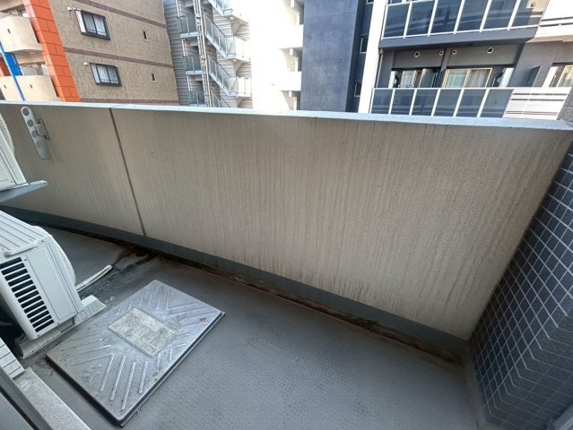 インボイス難波南レジデンスのバルコニー