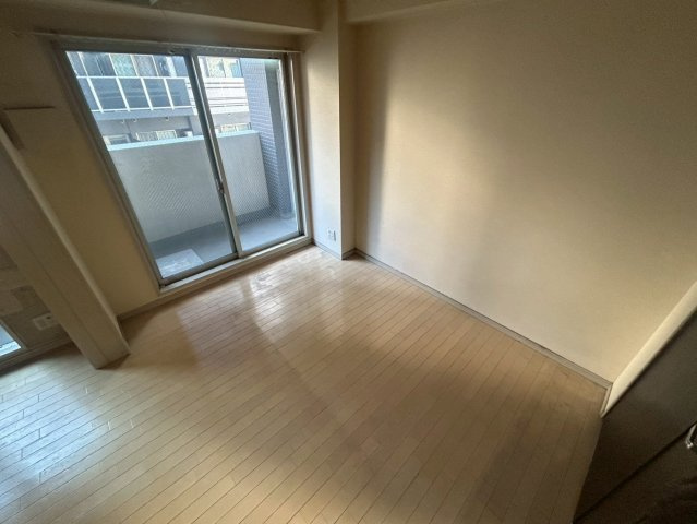 インボイス難波南レジデンスの洋室