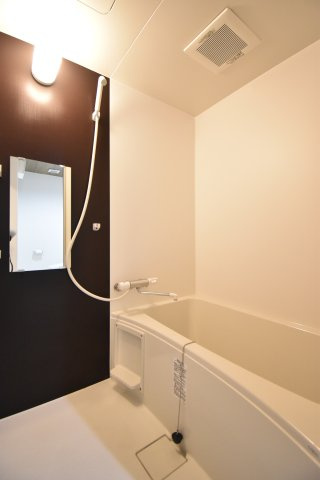 ブライト東住吉の浴室