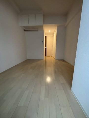 セレニテ心斎橋グランデの洋室