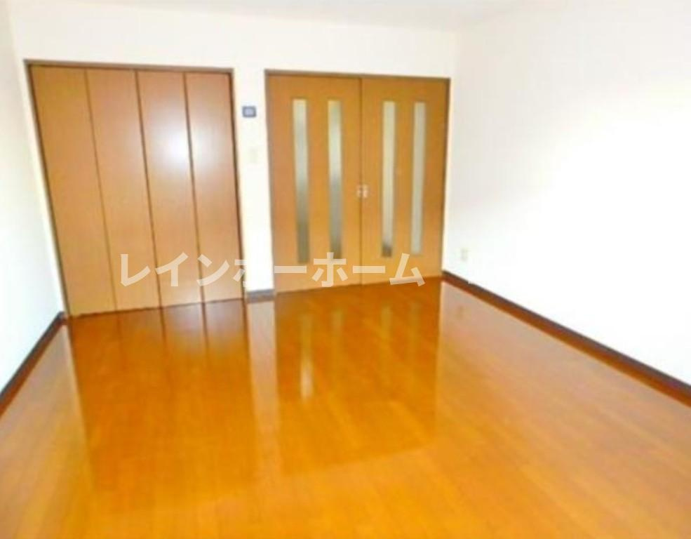 Brugge※初期費用分割あと払いサービス利用可能物件の居間・リビング