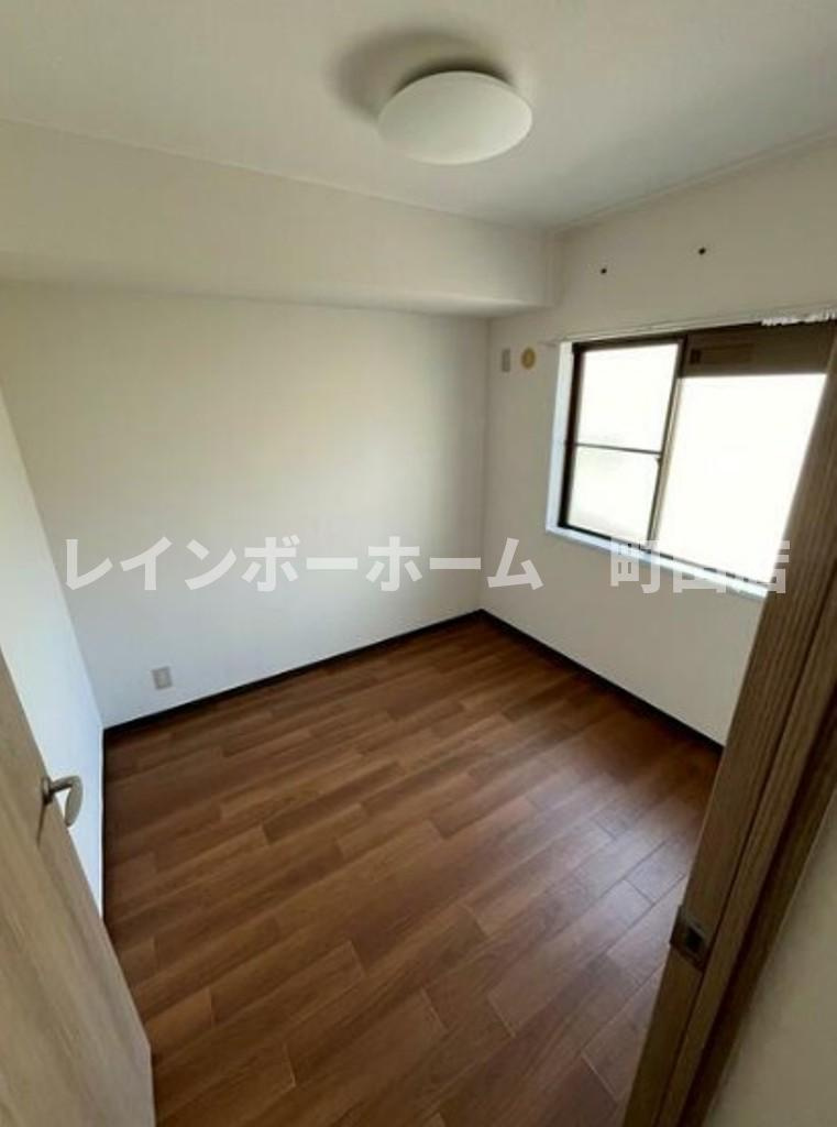 ビスコンティ成瀬※初期費用分割あと払いサービス利用可能物件の居間・リビング