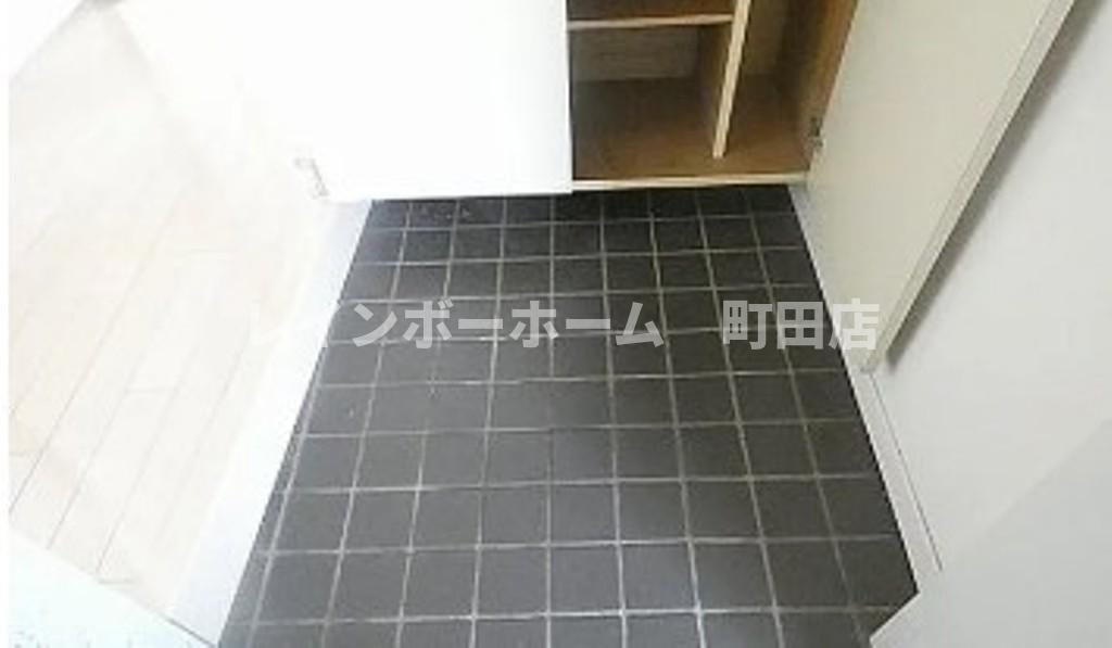 ビスコンティ成瀬※初期費用分割あと払いサービス利用可能物件の玄関