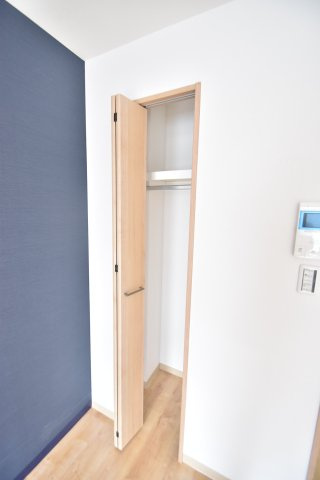 大阪市城東区成育４丁目の賃貸マンションの収納