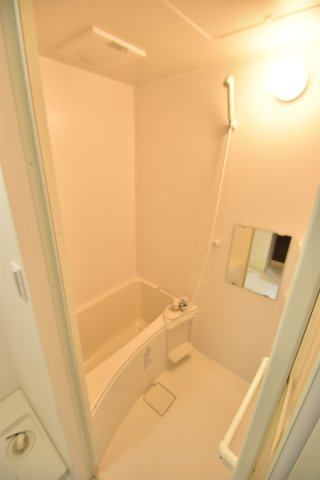 大阪市城東区成育４丁目の賃貸マンションの浴室