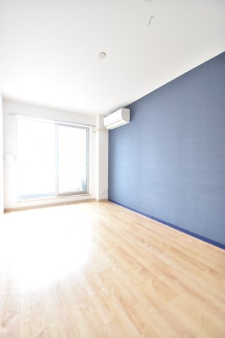 大阪市城東区成育４丁目の賃貸マンションの居間・リビング