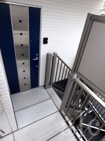 杉並区和泉２丁目のアパートのその他共用部分|階段部