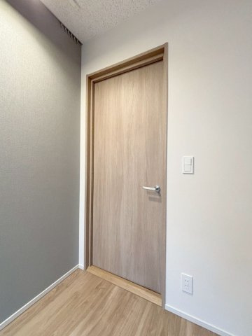 「防音マンション」プラネソシエプラス桜台の内装|4方枠の防音扉です