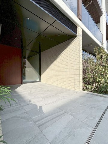 「防音マンション」プラネソシエプラス桜台のエントランス|ゆとりのあるエントランスです