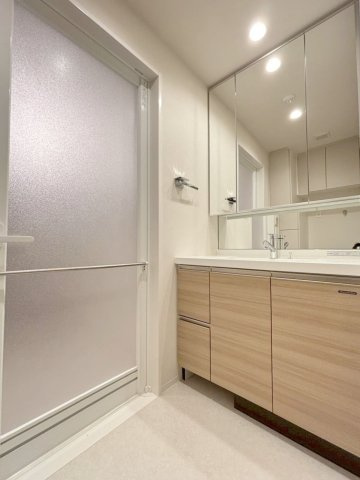 「防音マンション」プラネソシエプラス桜台の独立洗面台|独立洗面台で身支度をすべて済ませてしまいましょう