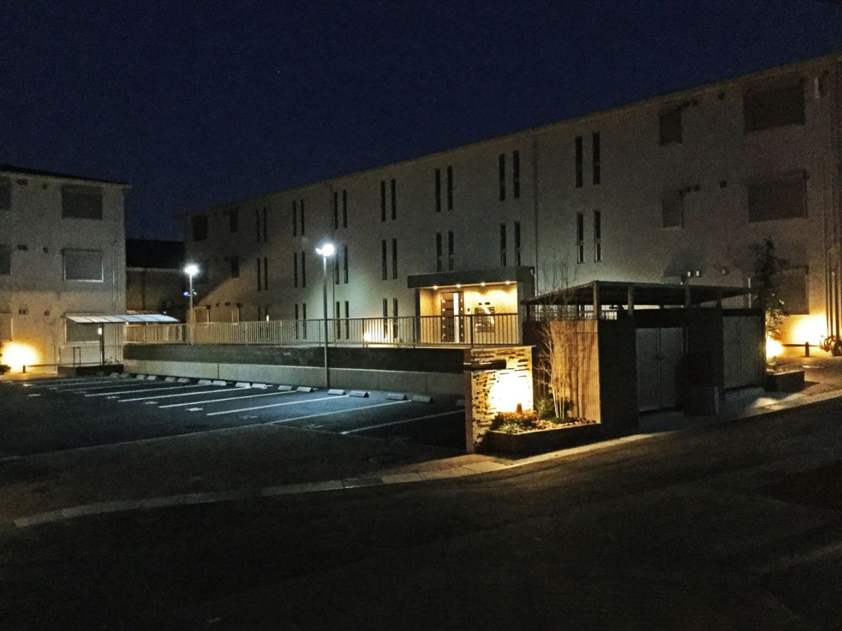 グランテージC棟の駐車場