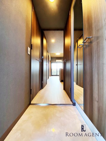 メイクスWアート金山ウエストの玄関