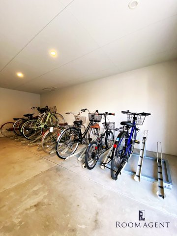 プログレッソ八田のエントランス