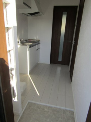 【玄関】 | コンフォルト柏 | 写真は同タイプのものです。実際とは異なる場合があります。