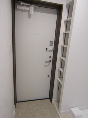 【玄関】 | コンフォルト柏 | 写真は同タイプのものです。実際とは異なる場合があります。