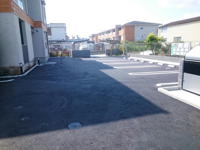 Y・Y・Y-22の駐車場