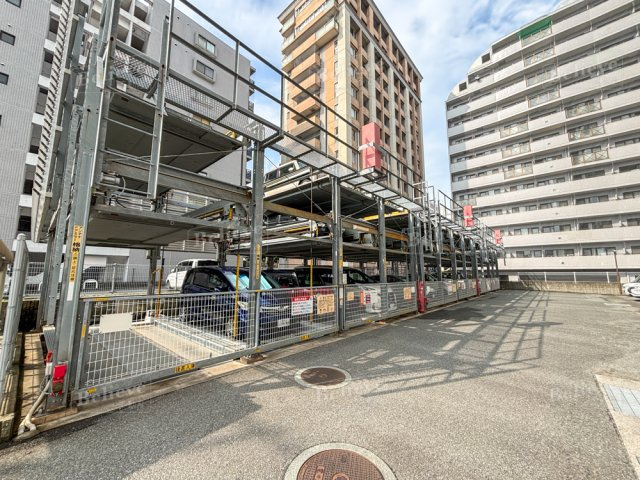 クラシオン小頭公園前1棟の駐車場|駐車スペースもあります☆