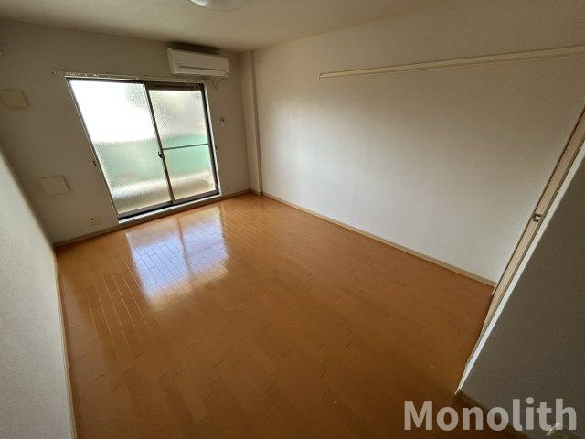 ハッピーライフの洋室