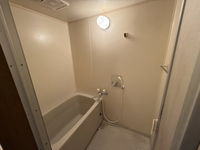 ストークレスト稲田A棟の浴室