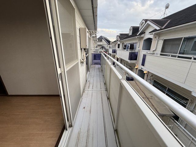 ストークレスト稲田A棟のバルコニー