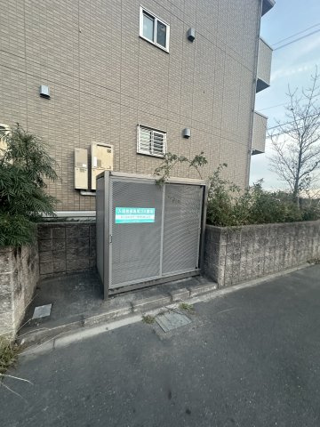 ソレイユ千石　B棟の駐車場