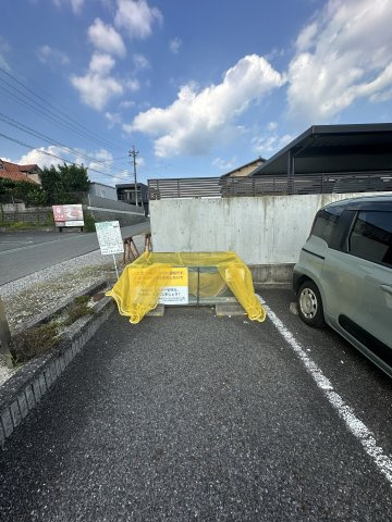 ジュネスヴィラージュの駐車場