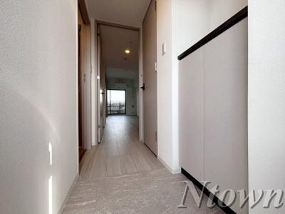 【玄関】 | S-RESIDENCE烏森aureate(オリート) | ゆったりとした玄関です