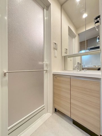 「防音マンション」プラネソシエプラス桜台の独立洗面台|独立洗面台で身支度をすべて済ませてしまいましょう